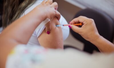 Covid: Vacina bivalente é ampliada para população com mais de 18 anos