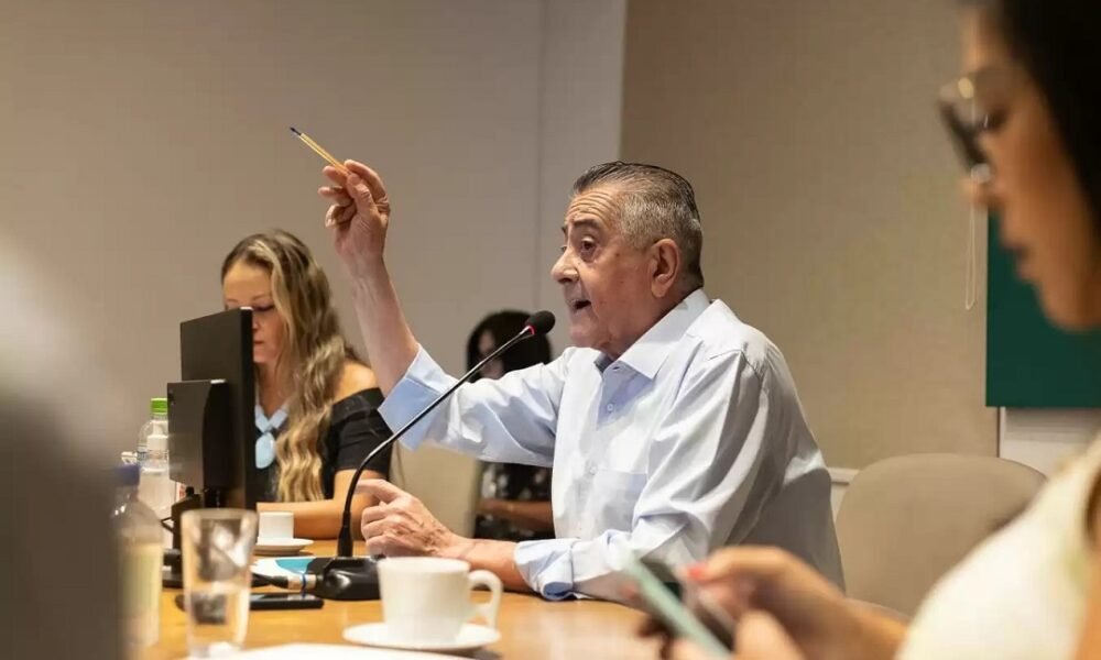 Presidente da Câmara convoca Sessão Especial a fim de efetivar transmissão de cargo de prefeito a Nedy