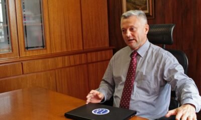 Reitor da Ulbra Paulo Fossati recebe Prêmio Alumni em Porto Alegre ao lado de Caco Barcellos e outros