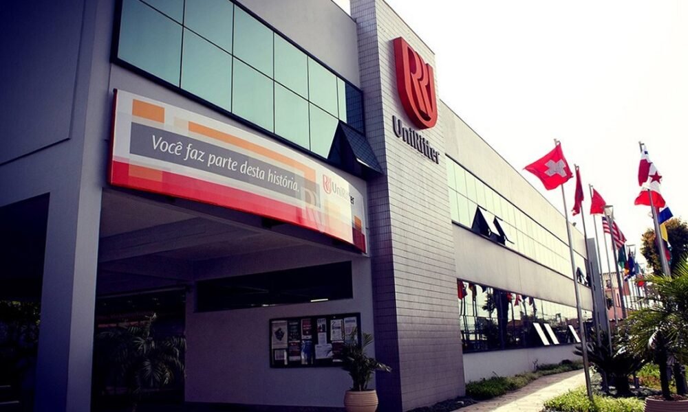 SE LIGA: Instituição presta assistência jurídica e de saúde gratuitamente em Canoas