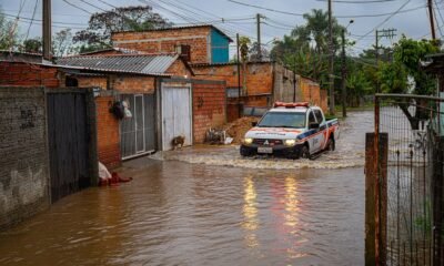 Chuvas fortes alagam e causam estragos no Estado; alerta segue nesta segunda-feira