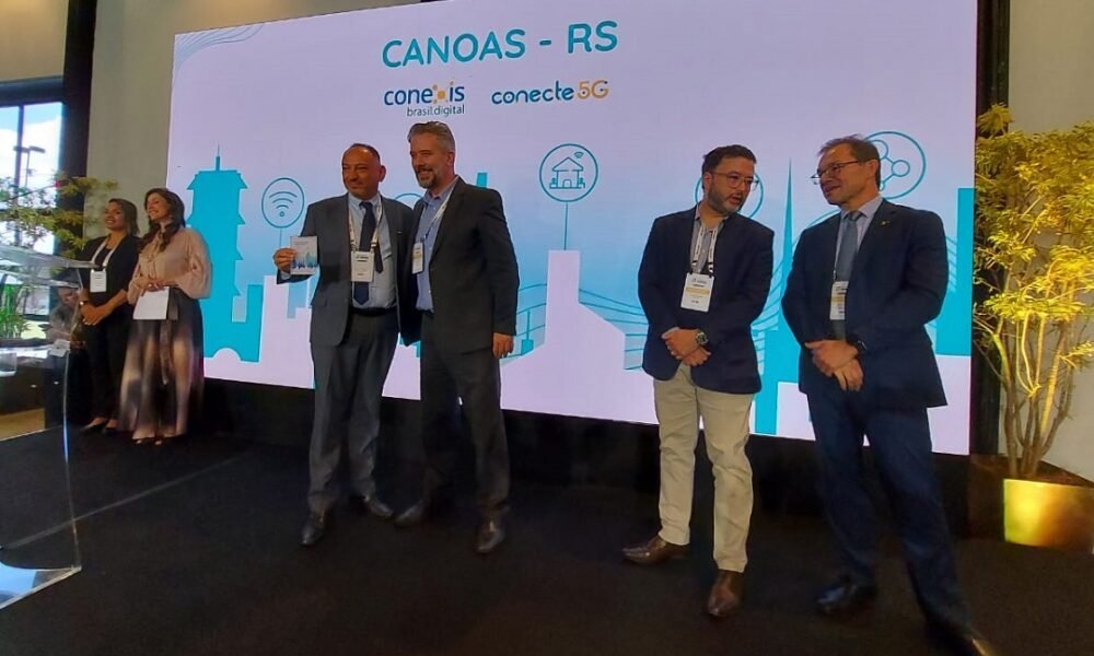Canoas recebe prêmio Cidade Amiga do 5G durante evento Telebrasil Summit 2023