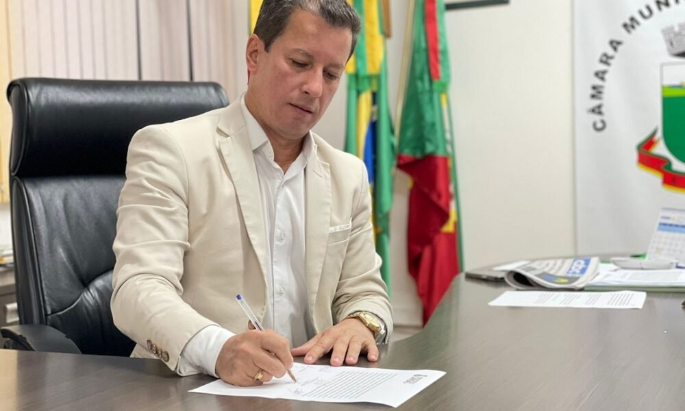 Vereador Gilson Oliveira assume Presidência da Câmara Municipal de Canoas