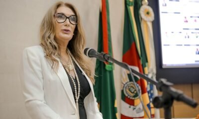 Desembargadora Jane Maria Kohler Vidal recebe título de Cidadã Canoense