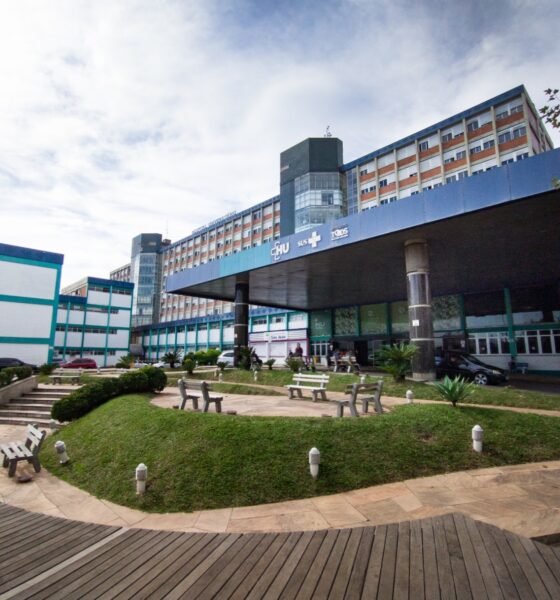 HospitaMédicos do Hospital Universitário de Canoas recebem pagamento de salários atrasados l Universitário de Canoas adota inteligência artificial para agilizar atendimento de infartos
