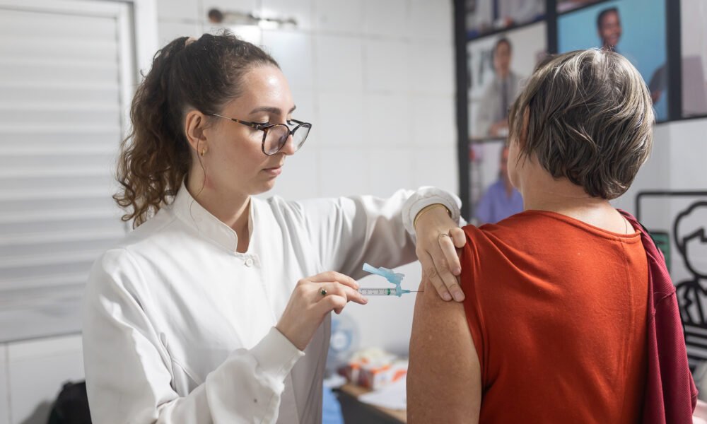 Prefeitura oferece vacinação no Atacadão