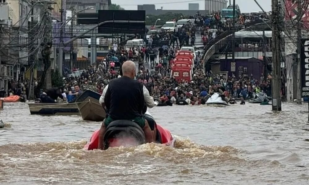 Canoenses atingidos pelas enchentes ainda sem condições de retornar ao trabalho podem solicitar novo atestado