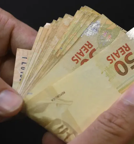 Mais um lote de beneficiários recebe apoio financeiro do programa Volta por Cima