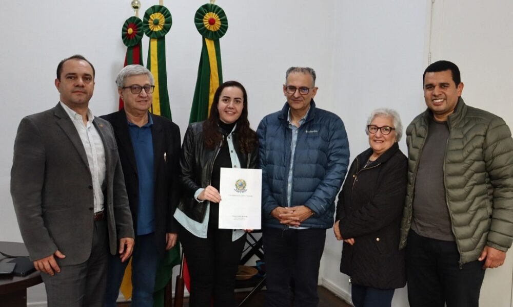 Deputada Franciane Bayer anuncia destinação de mais de R$ 500 mil para Pronto Socorro de Canoas