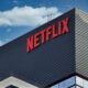 Netflix doa R$ 2 milhões para trabalhadores do setor audiovisual atingidos pelas enchentes no RS 