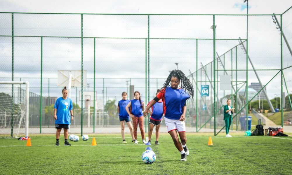 Projeto Primeiro Saque promove evento esportivo aberto à comunidade no Guajuviras