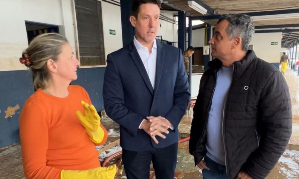 Deputado Delegado Zucco entrega emenda de R$ 350 mil à Escola Barão de Mauá, em Canoas