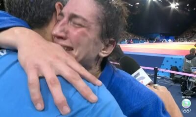 Mayra Aguiar perde na estreia e abraça repórter Já passei do meu limite