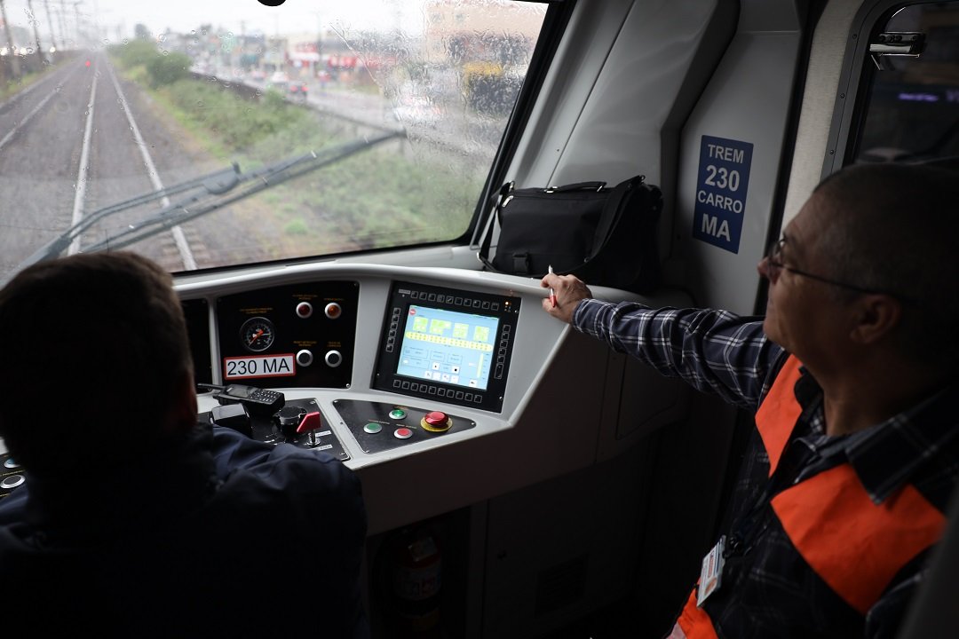 Trensurb realiza testes na via para retomada de trens até a estação Farrapos