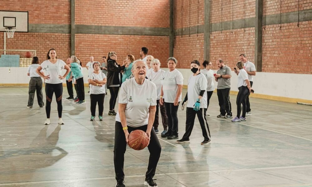 Jogos de integração movimentam idosos em Canoas; programação vai até sexta-feira