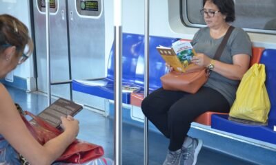Livros Livres Trensurb celebra o Dia Nacional do Livro compartilhando obras literárias nos trens