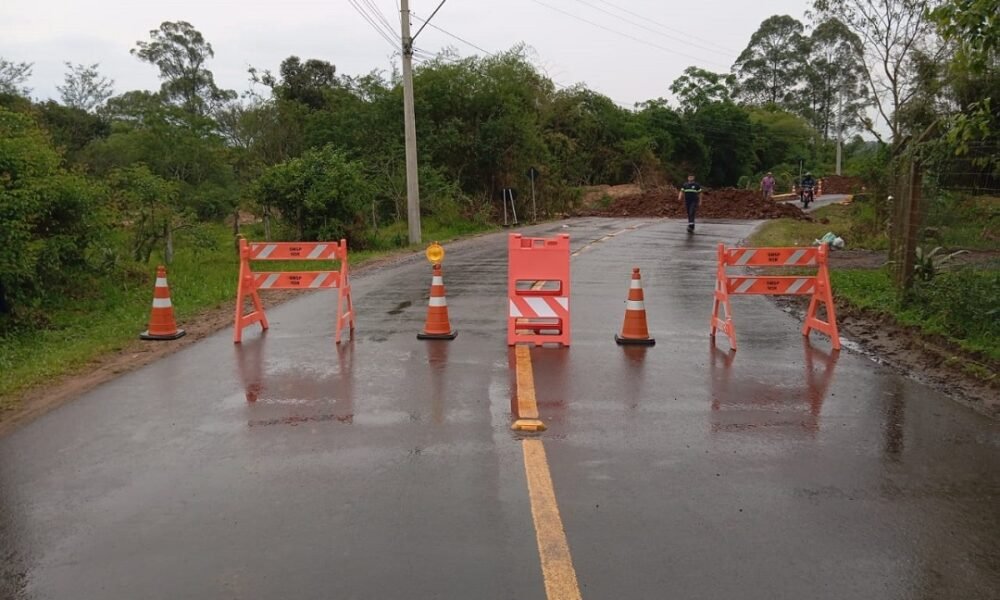 Nova Santa Rita Ponte do Arroio Caju está interditada em ambos sentidos