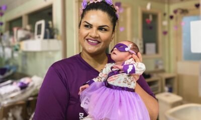 Bebês da UTI Neo do Divina são vestidos de Super Prematuros para marcar o início do mês da prematuridade