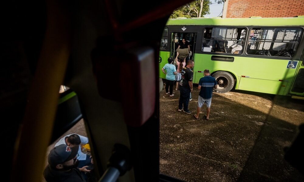 Ônibus com doações de roupas e calçados estará no Mato Grande na quinta-feira, 28