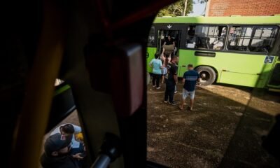 Ônibus com doações de roupas e calçados estará no Mato Grande na quinta-feira, 28