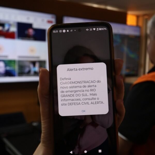 Defesa Civil do Rio Grande do Sul realiza demonstração de nova ferramenta de alerta