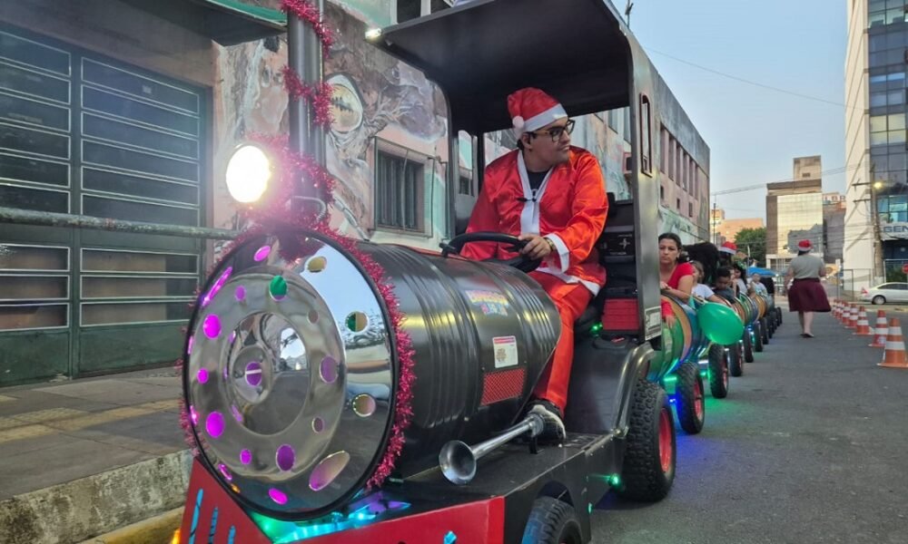 Papai Noel, trenzinho e coral encantam no Natal da Transformação em Canoas