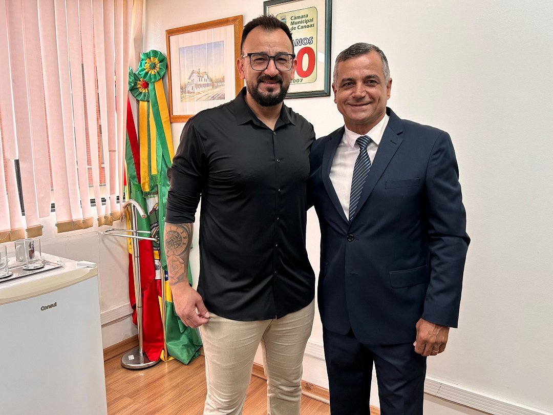 Denilson Santos (Republicanos) toma posse como vereador em Canoas