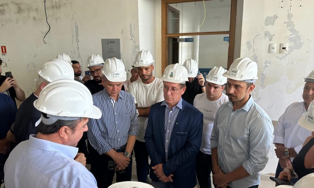 Prefeito, secretários e vereadores vistoriam reforma do Hospital de Pronto-Socorro de Canoas
