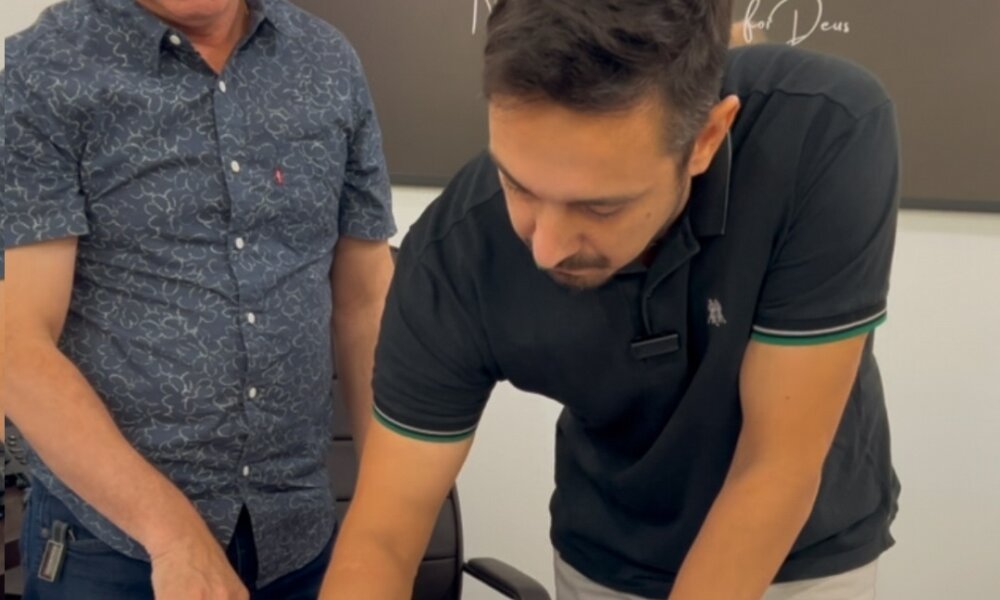 Airton Souza transmite cargo de prefeito a Rodrigo Busato e viaja a Brasília para agilizar liberação dos recursos para obras dos diques