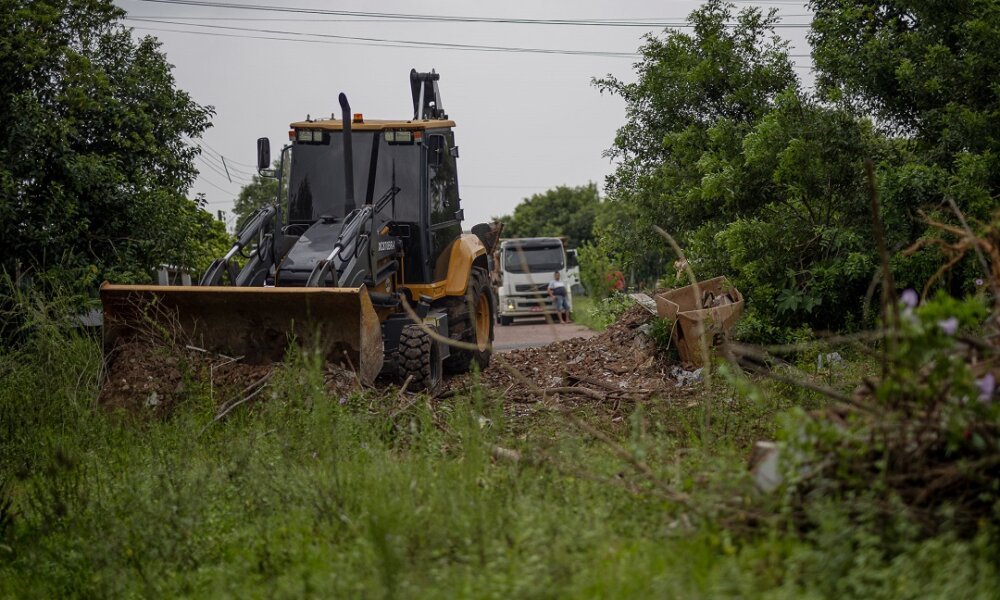 Área que receberá habitaações temporárias no Estância Velha começa a ser limpa