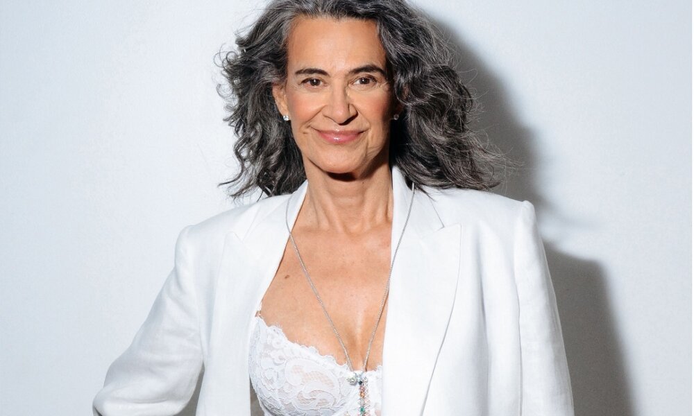 Cantora Simone traz nova turnê a Porto Alegre no dia 23 de maio