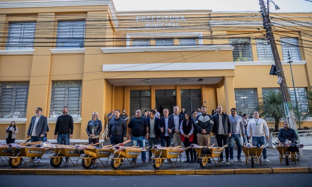 Comercial Zaffari e Stok Center doam ferramentas para ajudar na recuperação de bairros atingidos pela enchente em Canoas