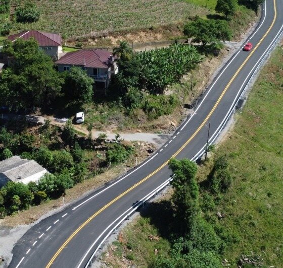 Estado realiza maior investimento da história em acessos asfálticos com recursos próprios