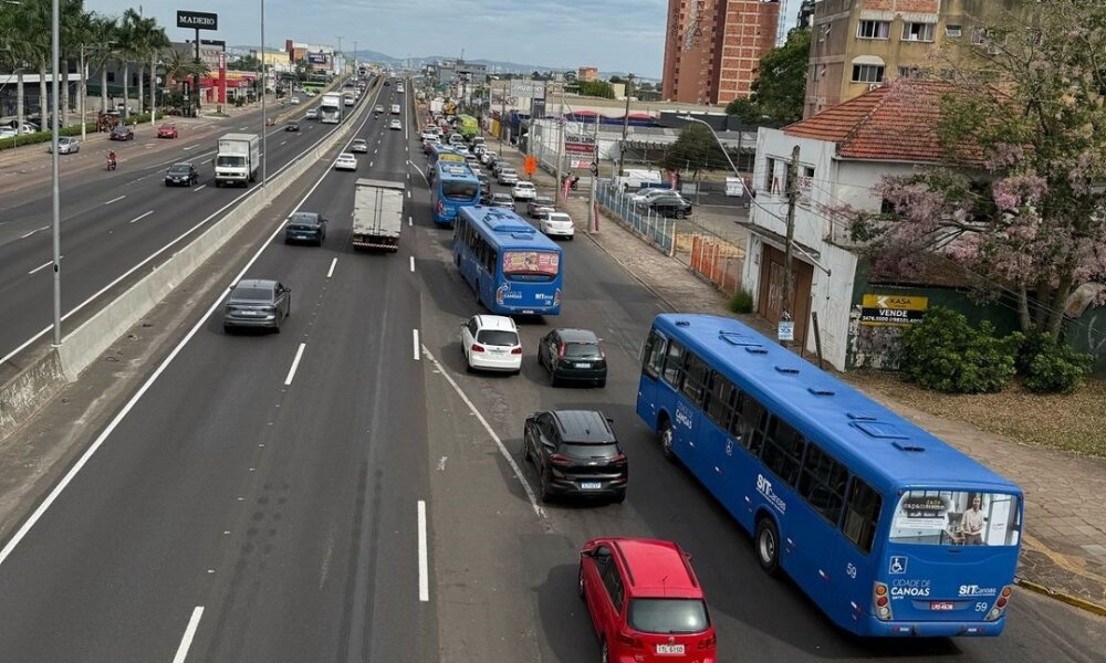 Obras do DNIT causam estreitamento de pista nas ruas laterais da BR-116 em Canoas