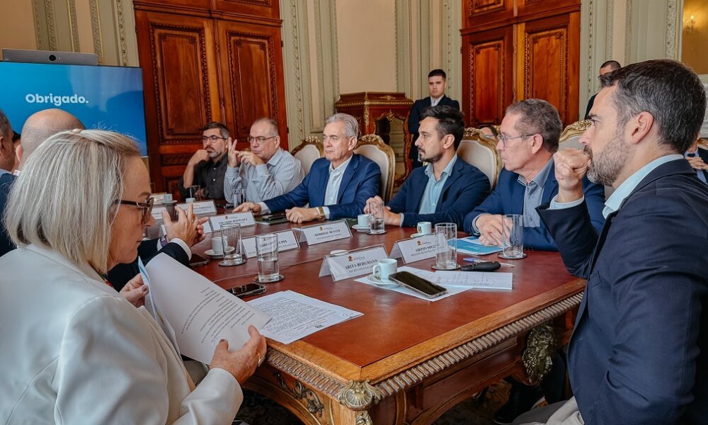 Prefeitura e governo do Estado discutem recursos para a saúde e obras dos diques de Canoas