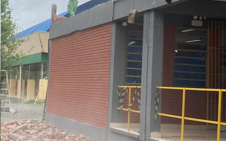 Três escolas permanecem com aulas suspensas após temporal em Canoas