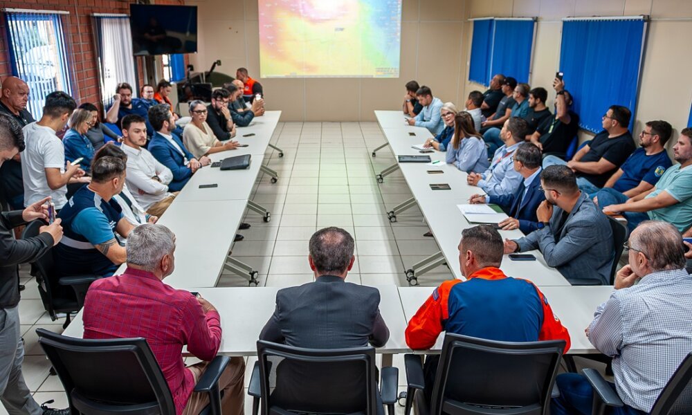 Chuvas alagam lado Oeste de Canoas e aulas são suspensas na região; 89 pessoas ficaram desalojadas e 28 desabrigados