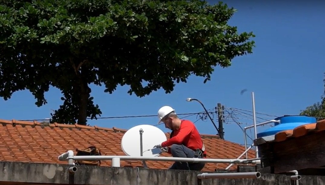 Famílias do RS afetadas pelas enchentes de 2024 podem solicitar reinstalação gratuita de suas parabólicas digitais até 30 de junho