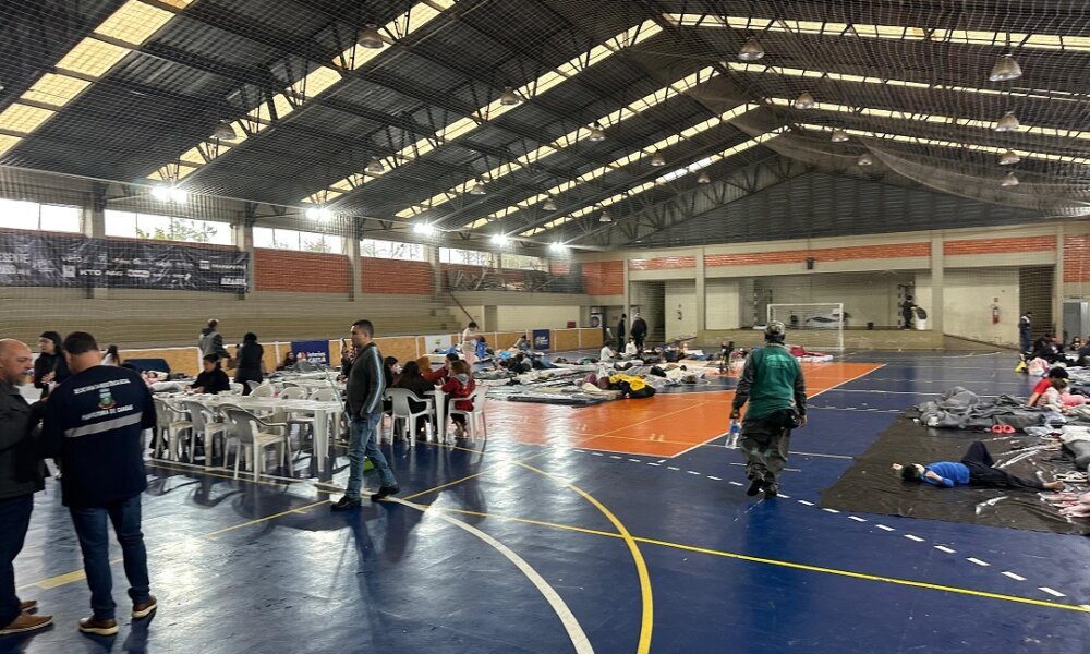 Abrigo em Canoas acolhe 129 pessoas atingidas pelas fortes chuvas da madrugada