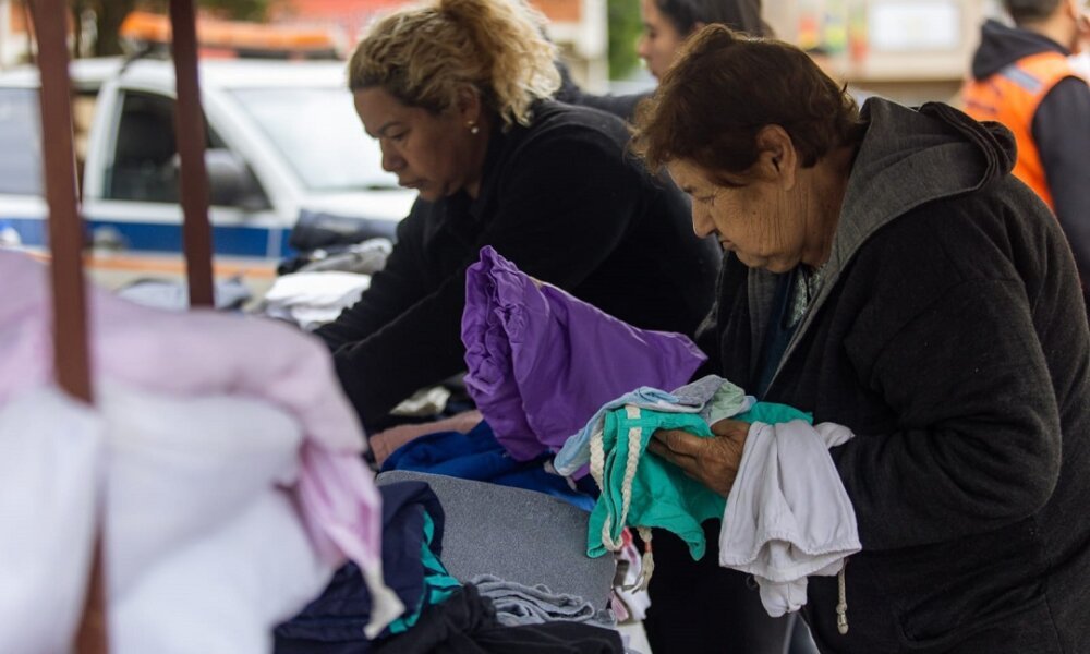 Canoas lança Campanha do Agasalho 2025 com o tema “O seu roupeiro não sente frio