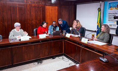 Patrícia Alba atende demandas de alunos da Escola Brigadeiro Ney Gomes da Silva