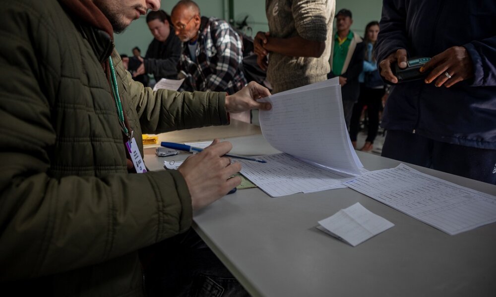 Cestas básicas são distribuídas para idosos em Canoas através do Programa Cidadania Alimentar
