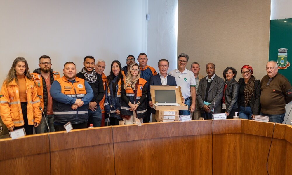 Defesa Civil de Canoas recebe equipamentos para nova sala de monitoramento