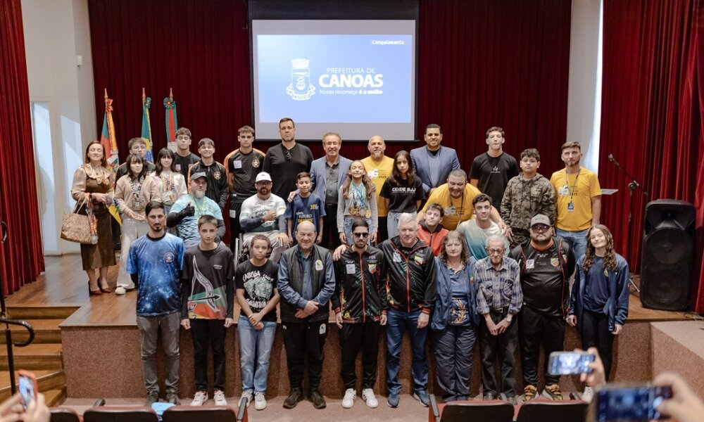 Realizado ato de assinatura dos termos de compromisso do Auxílio Esportivo 2025 a promessas canoneses