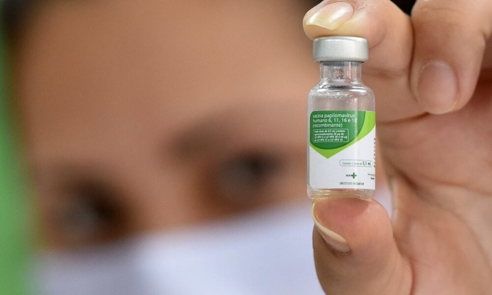 Vacinação contra HPV para jovens de 15 a 19 anos é prorrogada até final de 2025 no Estado