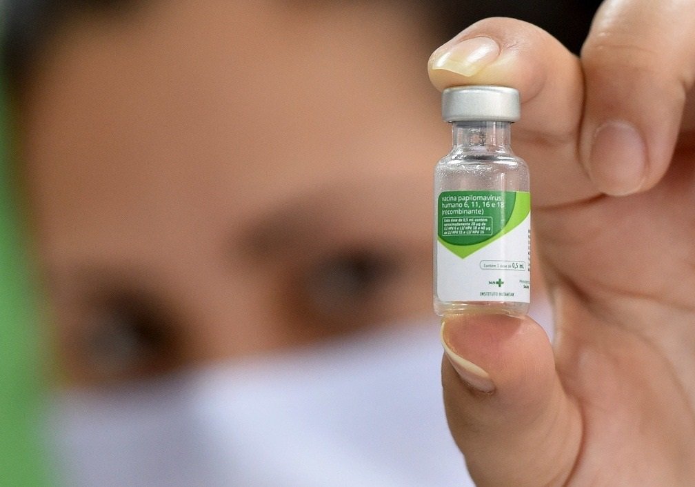 Vacinação contra HPV para jovens de 15 a 19 anos é prorrogada até final de 2025 no Estado