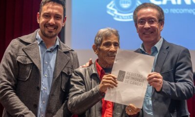 103 famílias canoenses recebem escrituras de suas moradias em solenidade na Prefeitura