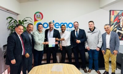 Felipe Martini filia-se ao Podemos em evento na sede estadual do partido