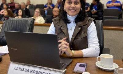 Larissa Rodrigues toma posse como vereadora no Legislativo canoense