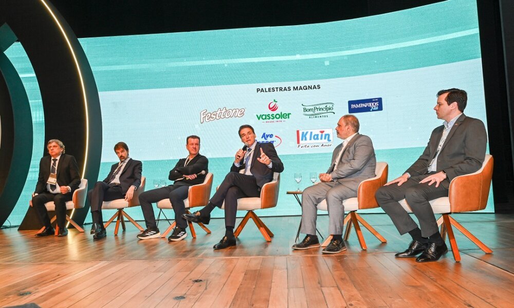Painel sobre a reconstrução do Rio Grande do Sul marca abertura da Expoagas 2025